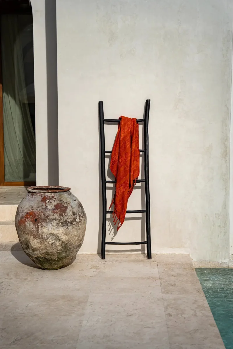 Escalera decorativa de madera de teca negra 165 cm - Imagen 9
