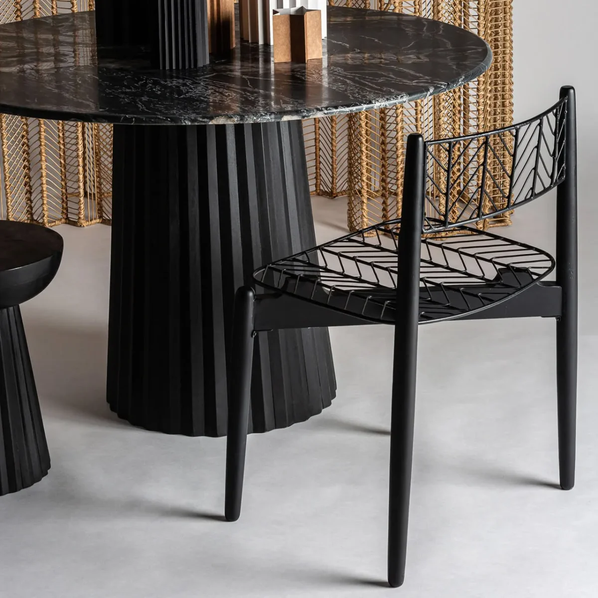 Mesa comedor de madera y mármol negro Plissé Wood - Imagen 8