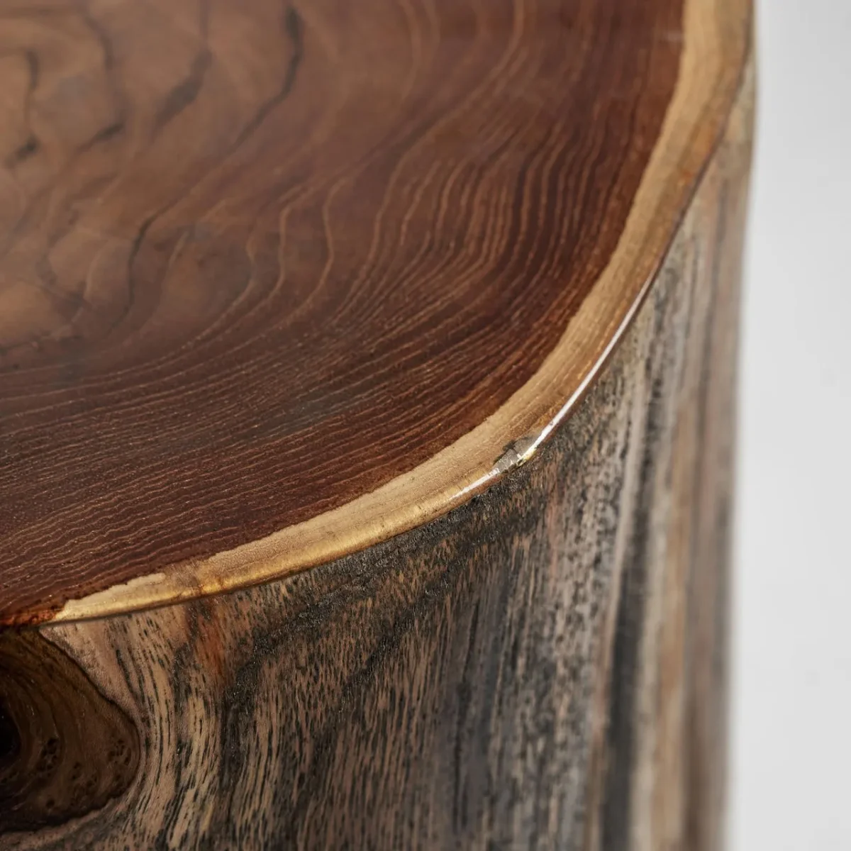 Mesa auxiliar de madera de suar natural Bitche - Imagen 7