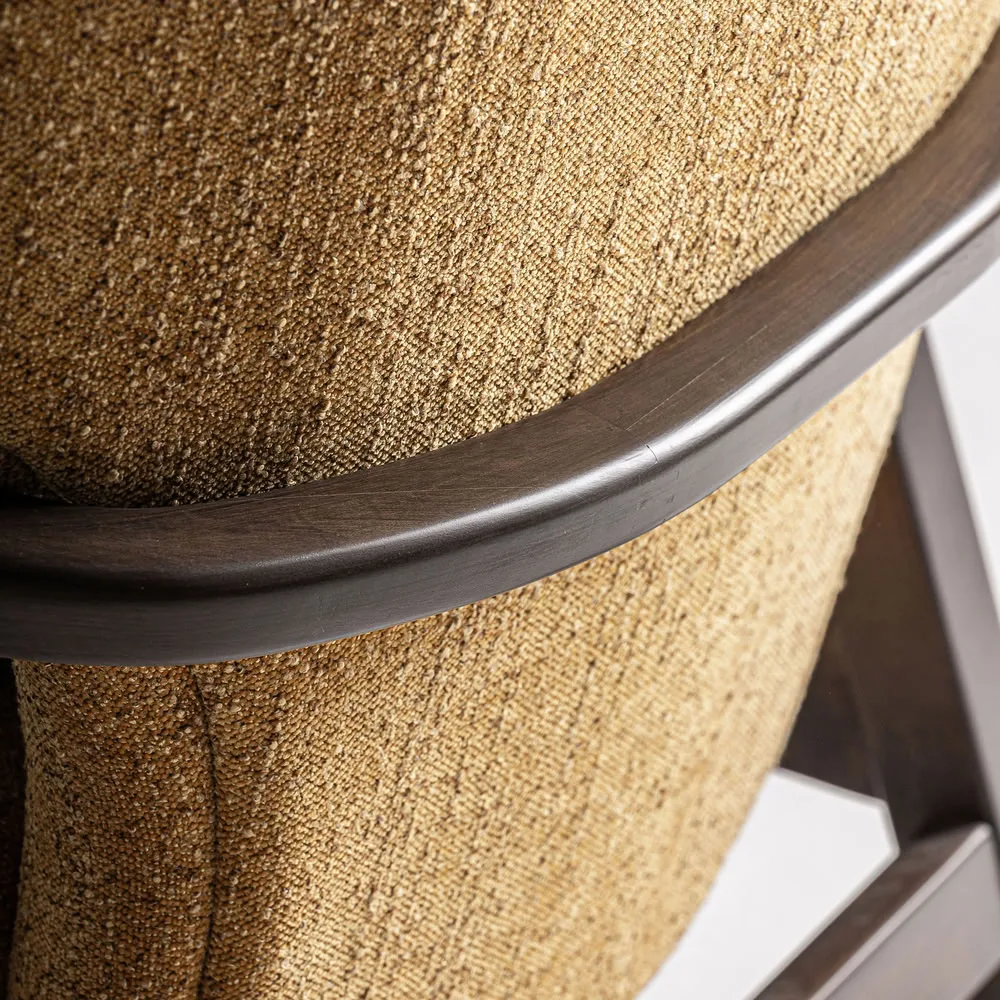 Mecedora de madera tapizada en ocre Kelly - Imagen 9