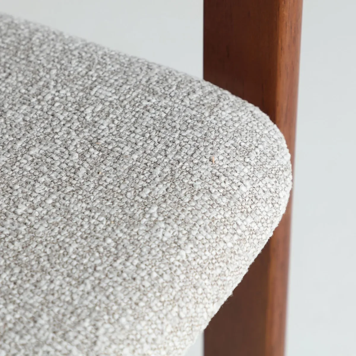 Silla de madera de fresno y tapizado gris Hedel - Imagen 6