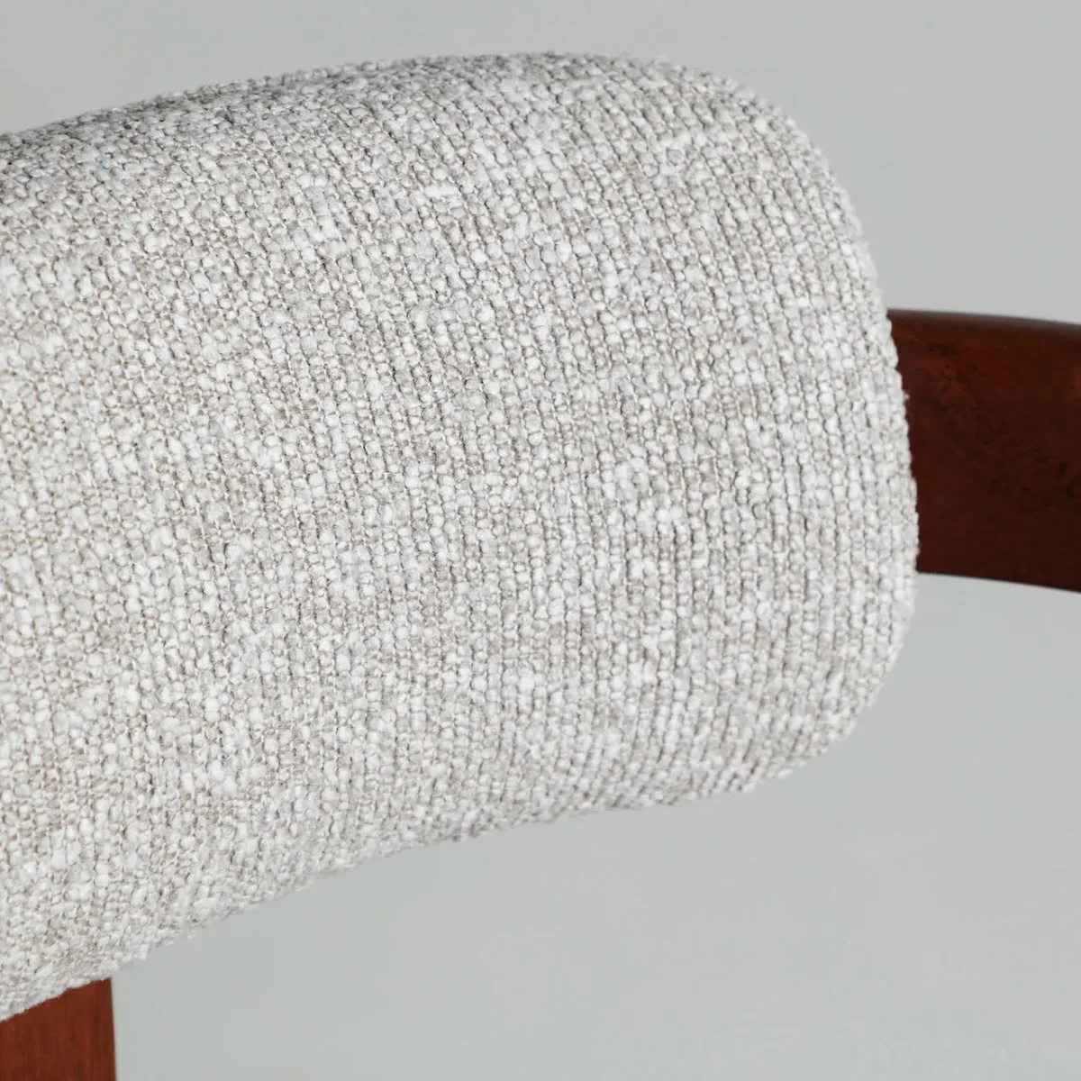 Silla de madera de fresno y tapizado gris Hedel - Imagen 7