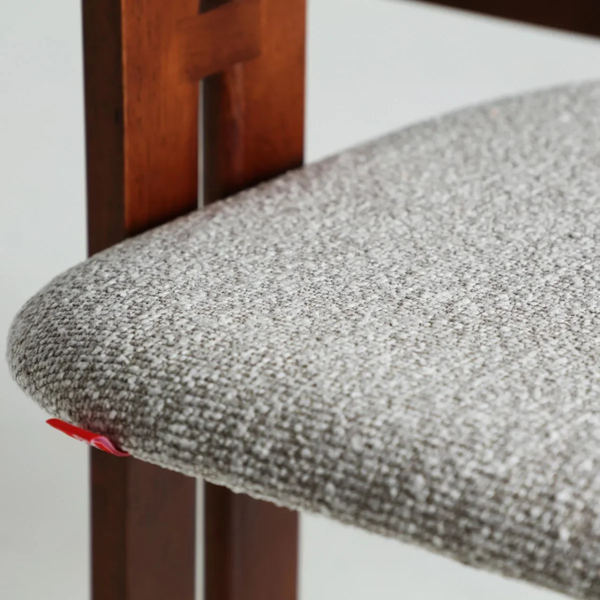 Silla de madera de fresno y tapizado gris Hedel - Imagen 8
