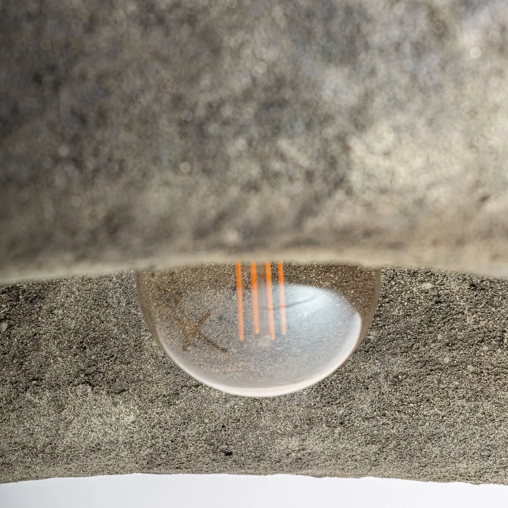 Lámpara de colgar con cemento dorado y papel maché - Imagen 5