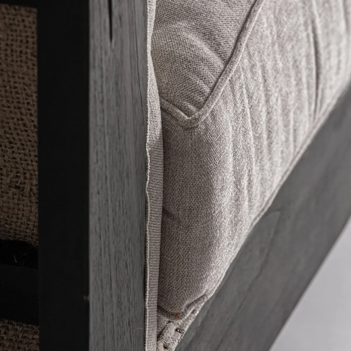 Sofá beige de madera maciza negra 240 cm Gore - Imagen 7