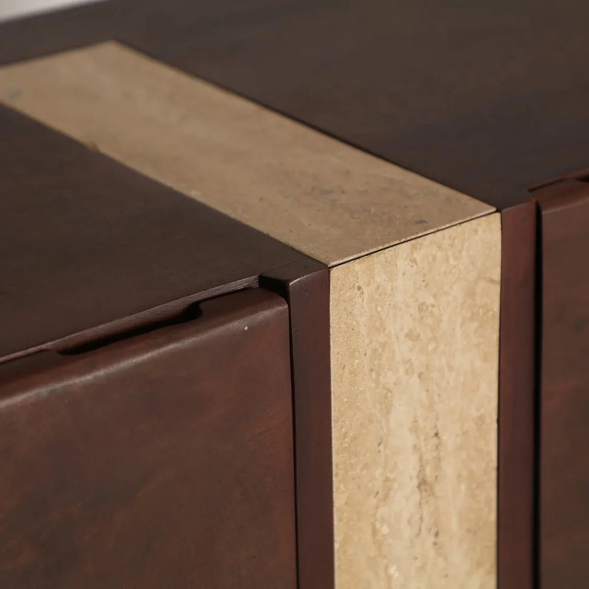 Aparador de madera y travertino 180×40×80 cm Braine - Imagen 4