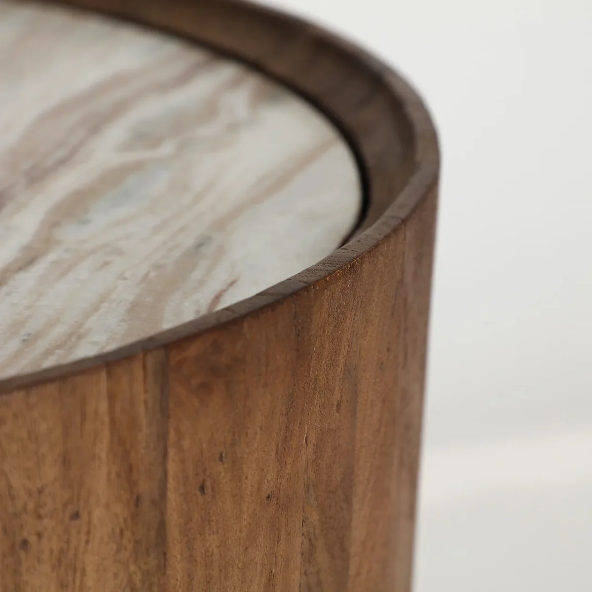 Mesa de centro de madera de mango y mármol 60×48 cm Droux - Imagen 3