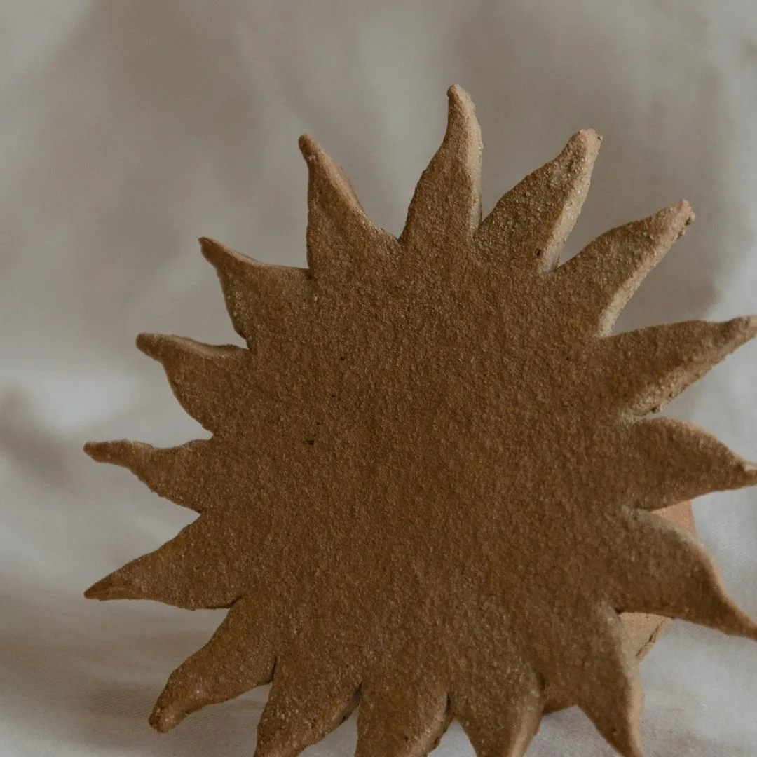 Colgador de Pared SUN de Cerámica Dorada - Imagen 7